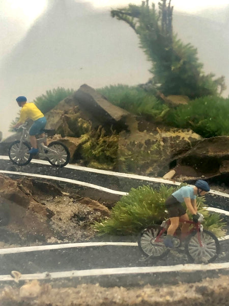 Ciclistas 🚵‍♀️ en puerto de montaña ⛰